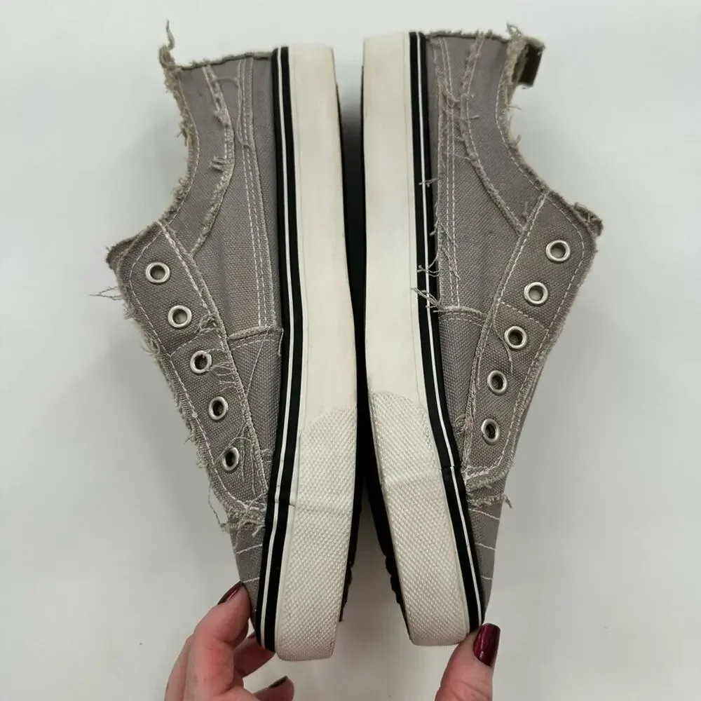 True Religion Korey Gray Distressed Canvas Slip On Sneakers Men's Size 6